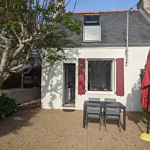 Hébergement de vacances Vieux Passage, Maison Avec Cour Privée à 150 M Du Port Et De La Plage, Plouhinec (Morbihan)